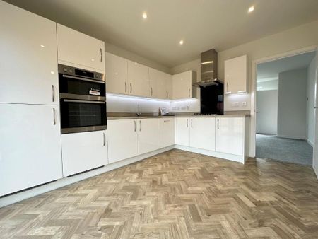 3 bedroom semi-detached house to rent - Photo 4