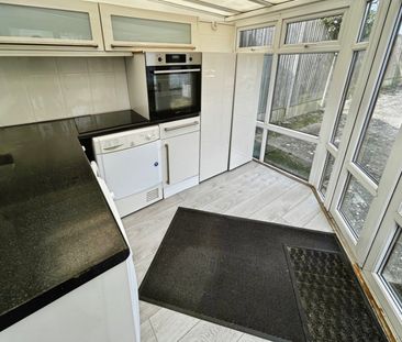 2 bedroom Bungalow To Let Total Size: 969 SQ FT - Photo 2