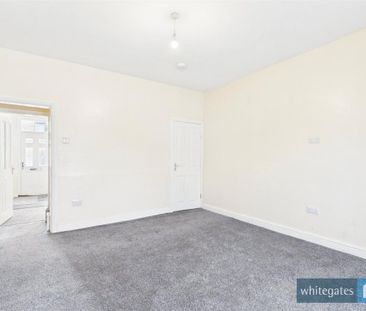 4 bedroom terraced house to rent - Photo 1