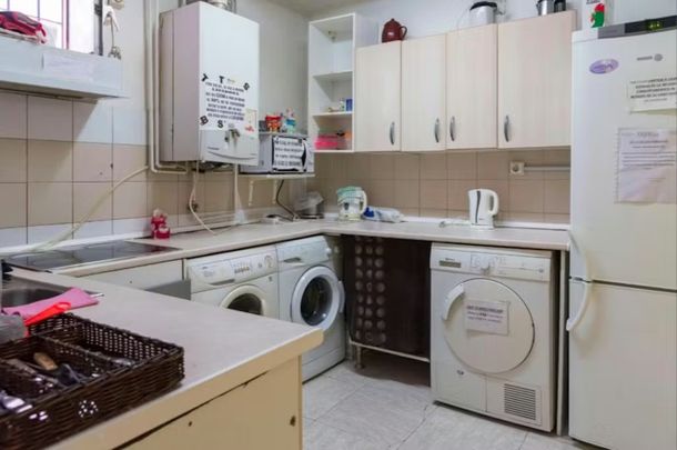 Avenida de los Toreros, Madrid, Community of Madrid 28028 - Foto 1