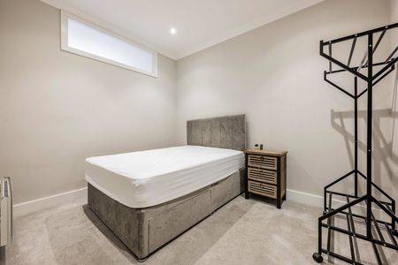 Surrey Street, Norwich - Photo 4