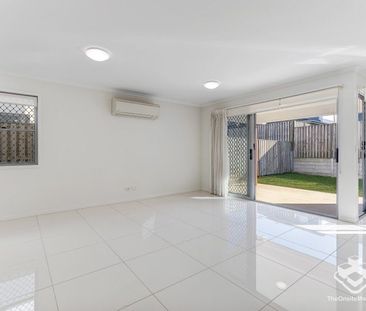 Modern 3-Bedroom Parkside Townhouse in Sought-After Complex - Photo 1