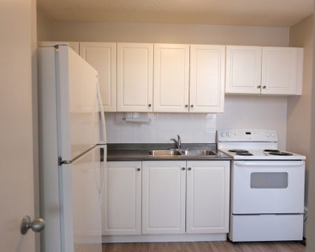 Two Bedroom - Photo 3