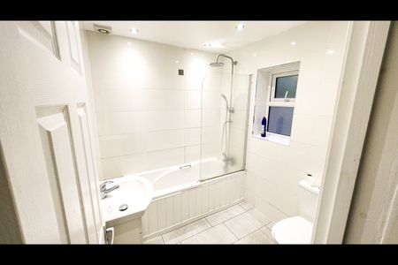 Room in a Shared House, Rosenthal Road, SE6 - Photo 4