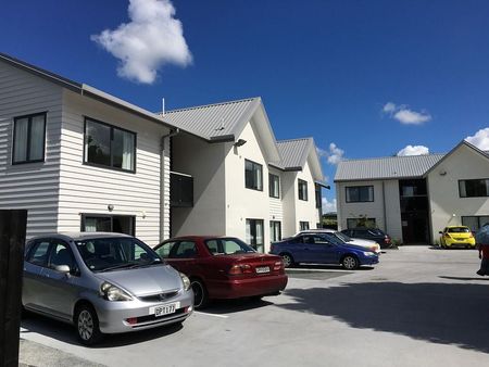 Papatoetoe Studio Apartments includes utilities - Photo 5