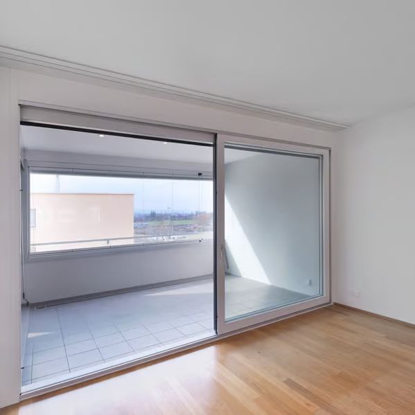 Geräumige 4.5-Zimmer-Wohnung mit Balkon in Zug - Photo 1