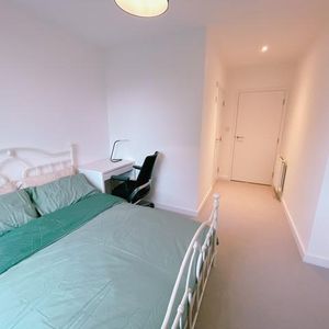 1 bedroom in a house share to rent - Photo 2