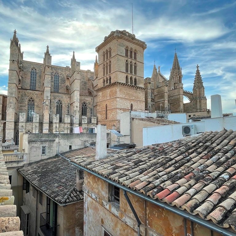 Alquiler mensual a partir del 01 de DICIEMBRE, estudio con terraza y vistas a la Catedral de Palma - Photo 1