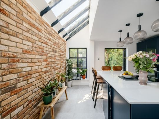 Cathles Road, London, SW12 - Photo 1