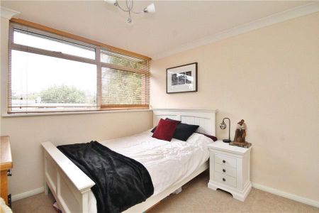 2 bedroom maisonette to rent - Photo 3