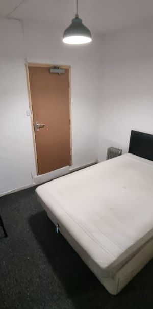 Studio Flat, Great Cheetham Street West, M7 - Photo 1