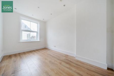 2 bedroom flat to rent - Photo 2