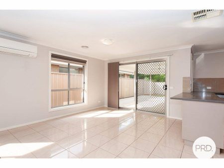 FAMILY HOME IN QUIET COURT! - Photo 2