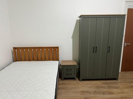 1 bedroom in a house share to rent - Photo 5