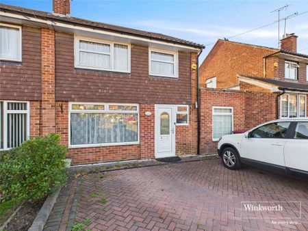 3 bedroom semi-detached house to rent - Photo 3