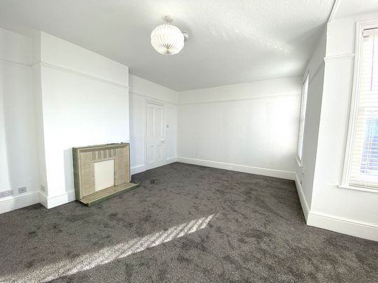 Cromwell Road, Canterbury - Photo 1