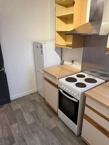 1 Bed Flat, Top Floor, AB11 - Photo 5