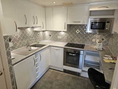 apartment to rent Quay Point, 1 Castle Street, Poole, BH15 - Photo 3
