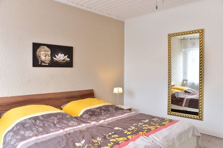 Modern möblierte Wohnung mit Terrasse in Meschenich - Video Online - Photo 3