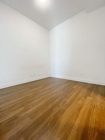 For Lease - 7161 Yonge Street Unit# 321, Markham, Ontario - Photo 3