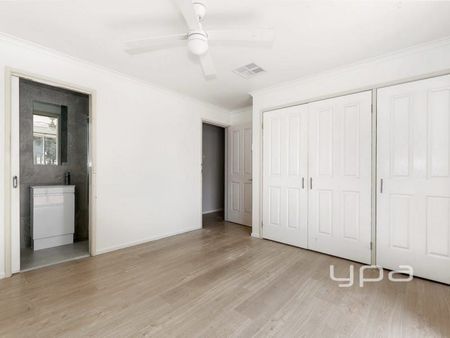 PRIME LOCATION! - Photo 4