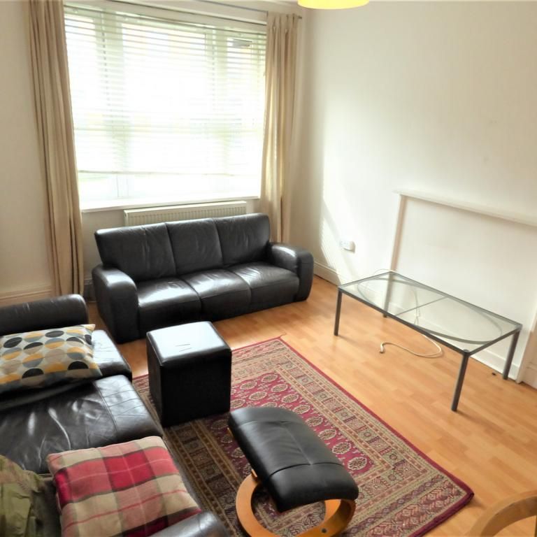 3 bedroom flat to rent - Photo 1