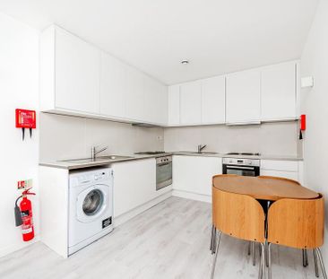 Flat to rent - Photo 2