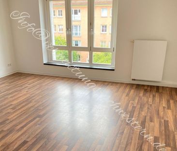 inkl. KÜCHE -helle, zentral gelegene, 2- Zimmer Wohnung in Chemnitz - Photo 2