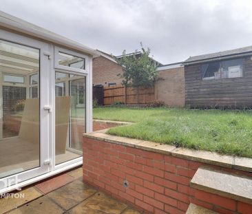 2 bedroom bungalow to rent - Photo 2