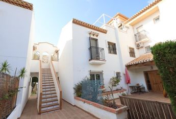 Bungalow con solarium privado en Playa Flamenca. Temporada baja.