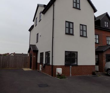 3 bedroom semi-detached house to rent - Photo 6