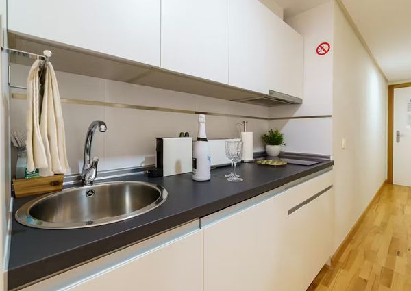 Calle Juan de la Encina, Málaga, Andalusia 29013