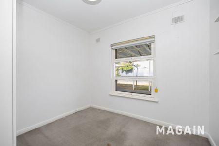 Pet friendly family home! - Photo 2