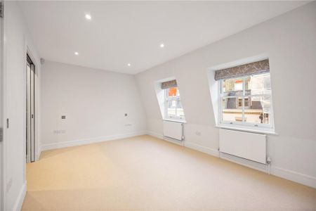 2 bedroom mews to rent - Photo 3