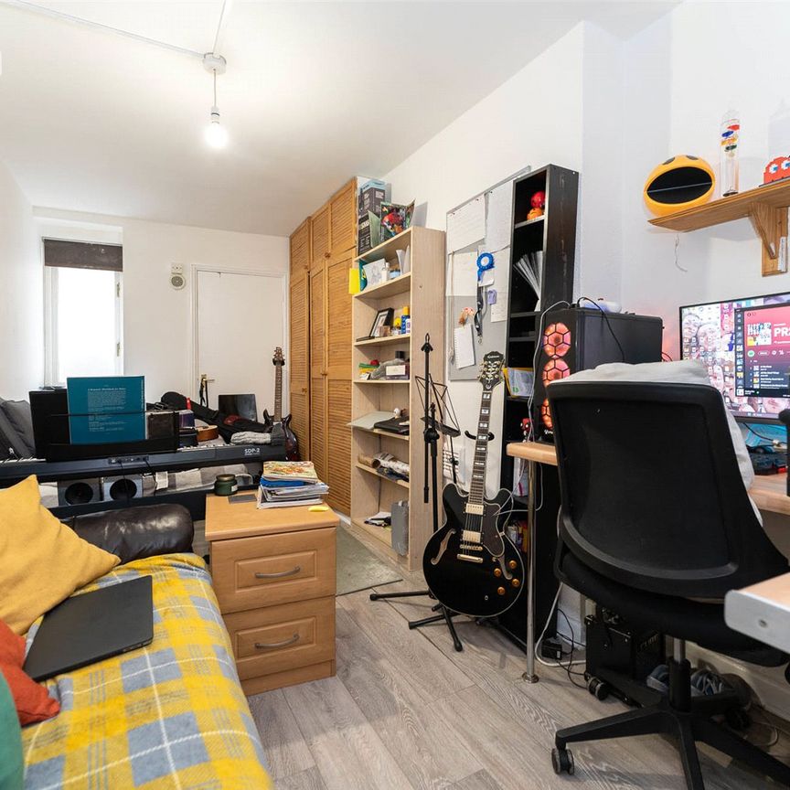 3 bedroom apartment to rent - Photo 1