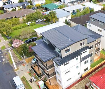 RARE MODERN PENTHOUSE - SPACIOUS & CENTRAL - Photo 3