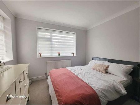 Berry Close, Winchmore Hill, N21 - Photo 3