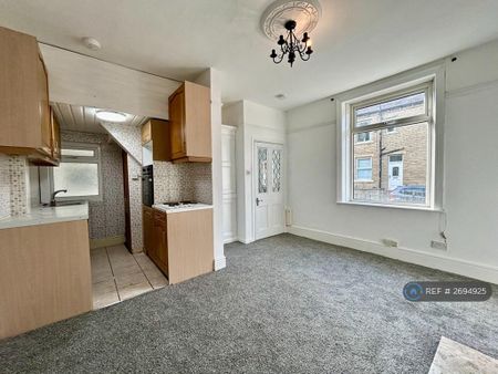 2 bedroom terraced house to rent - Photo 3