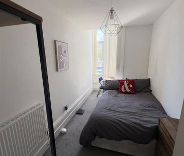 10 bedroom semi-detached house to rent - Photo 5