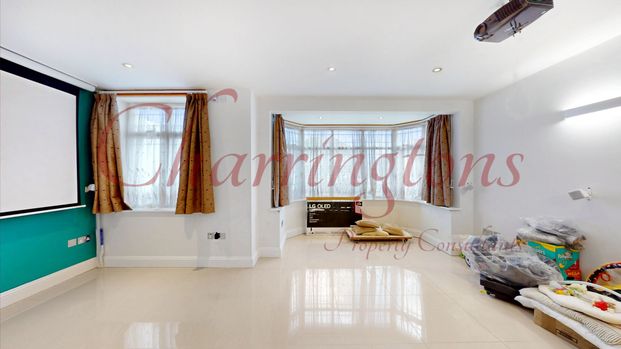 Elegant Spacious House To Let Waltham Avenue Kingsbury NW9 - Photo 1