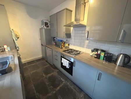 4 bedroom house share to rent - Photo 4