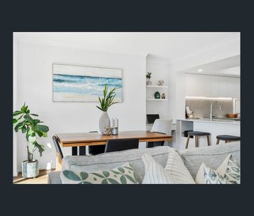 Bright and Breezy two bedroom unit - Photo 2