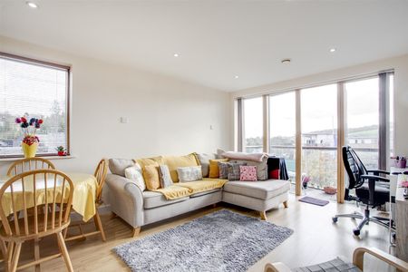 Ryemead Boulevard, High Wycombe - Photo 2