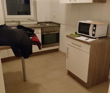 schöne Wohnung mit Fahrstuhl - Photo 3