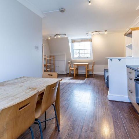 Split level 2 bed with modern kitchen mins to tube and park - Photo 1