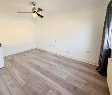 3 bedroom detached house to rent - Photo 3