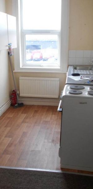 1 bedroom flat to rent - Photo 1