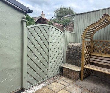 2 bedroom terraced house to rent - Photo 1