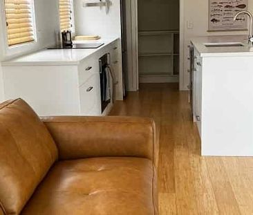 Te Ūranga: Arrive, Breathe, Explore - Photo 1