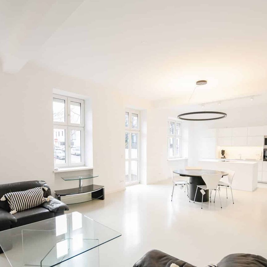 Erstbezug nach Sanierung: Möblierte 2-Zimmer-Wohnung mit Garten - Foto 1